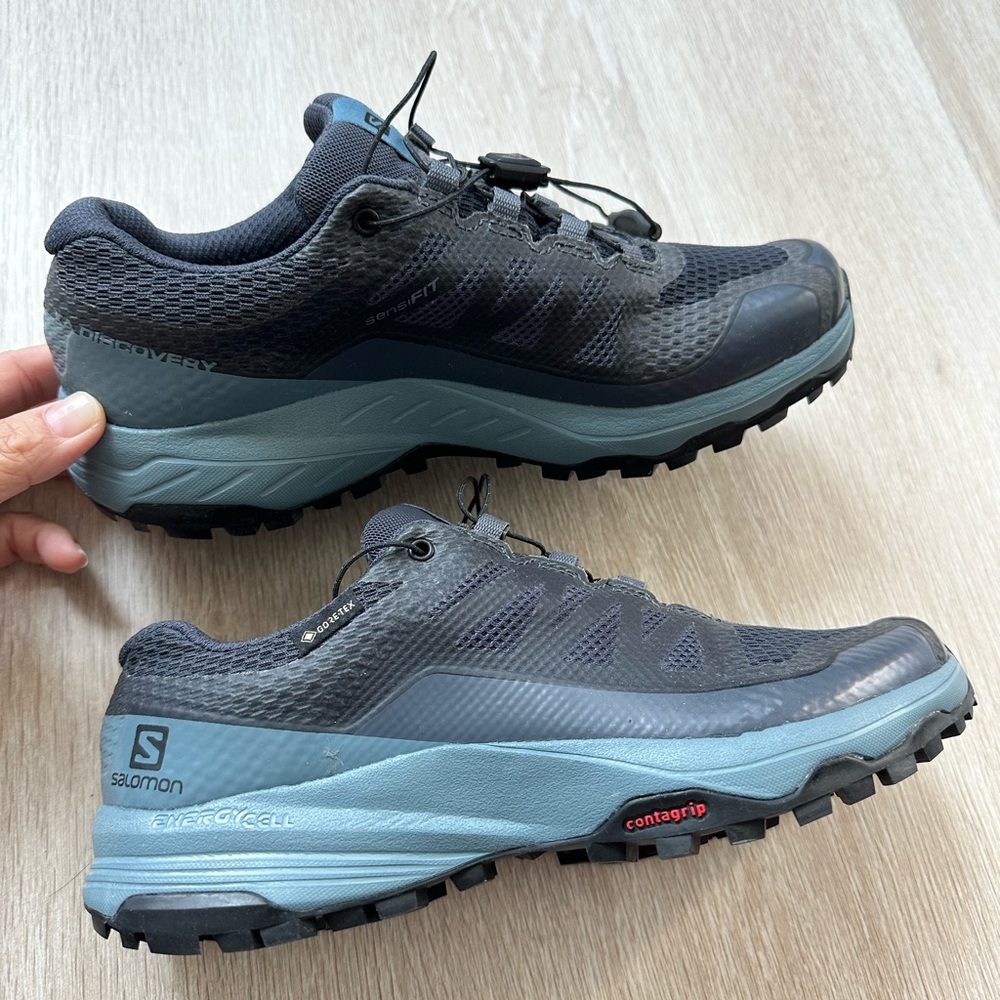 Brand New Salomon XA Discovery Gortex trail running shoes women